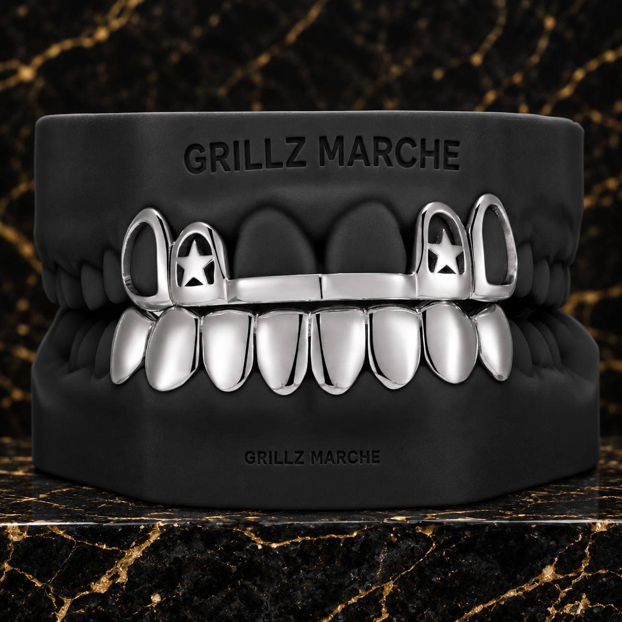 Barra con stelle e arcata piena: grillz open face su misura su 14 denti, cromo-cobalto lucidato a specchio