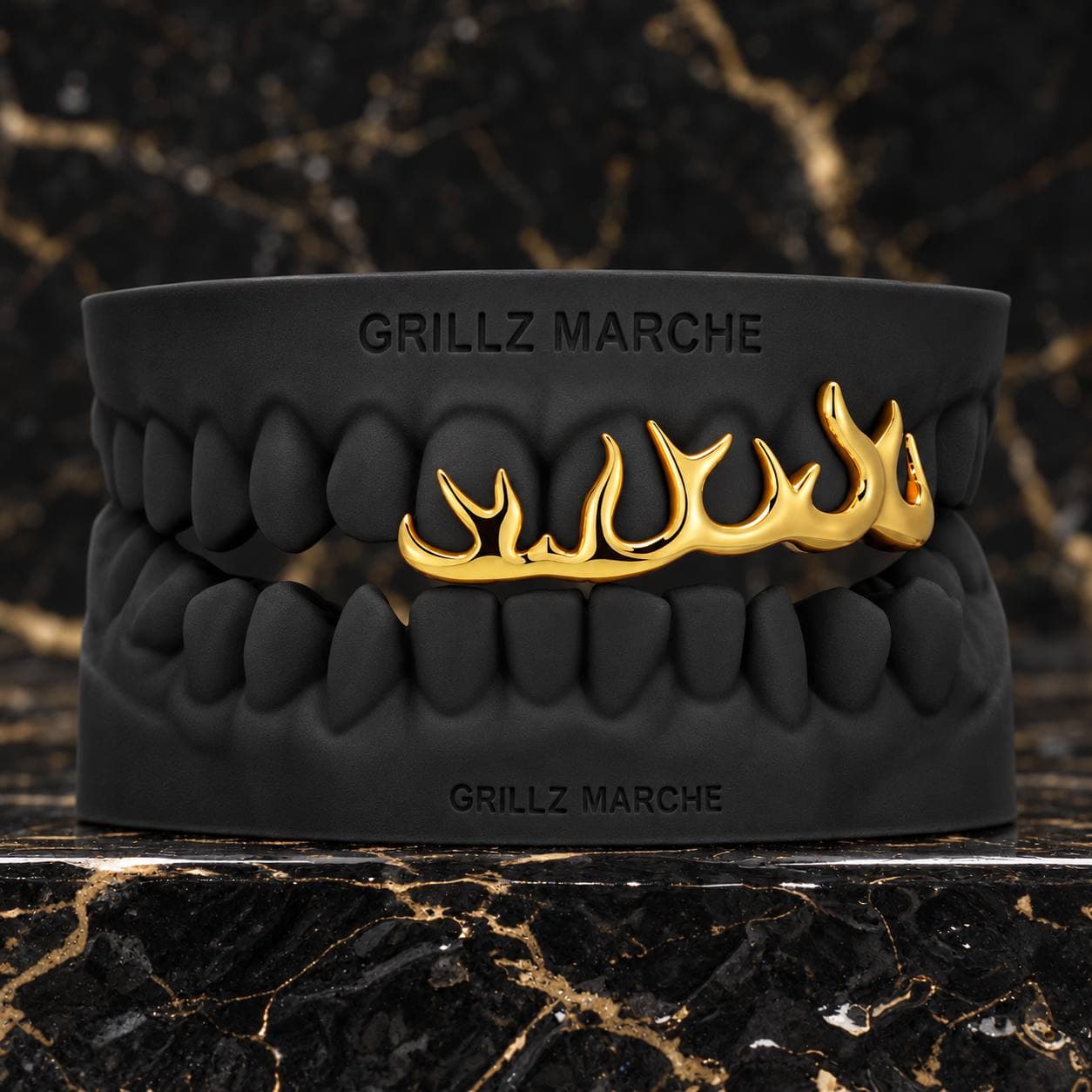 Fiamma open face: grillz su misura su 5 denti, finitura PVD effetto oro
