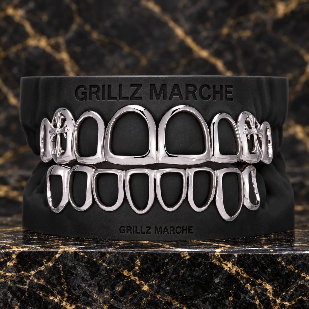 Open face con croci: grillz su misura su 20 denti, cromo-cobalto lucidato a specchio